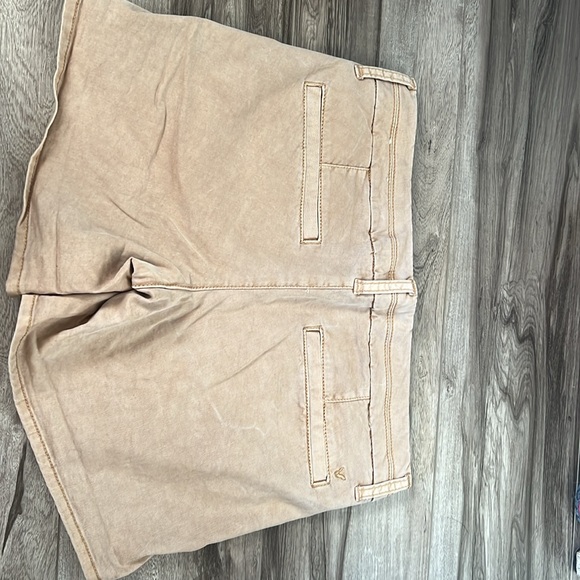 AE shorts - Picture 2 of 3